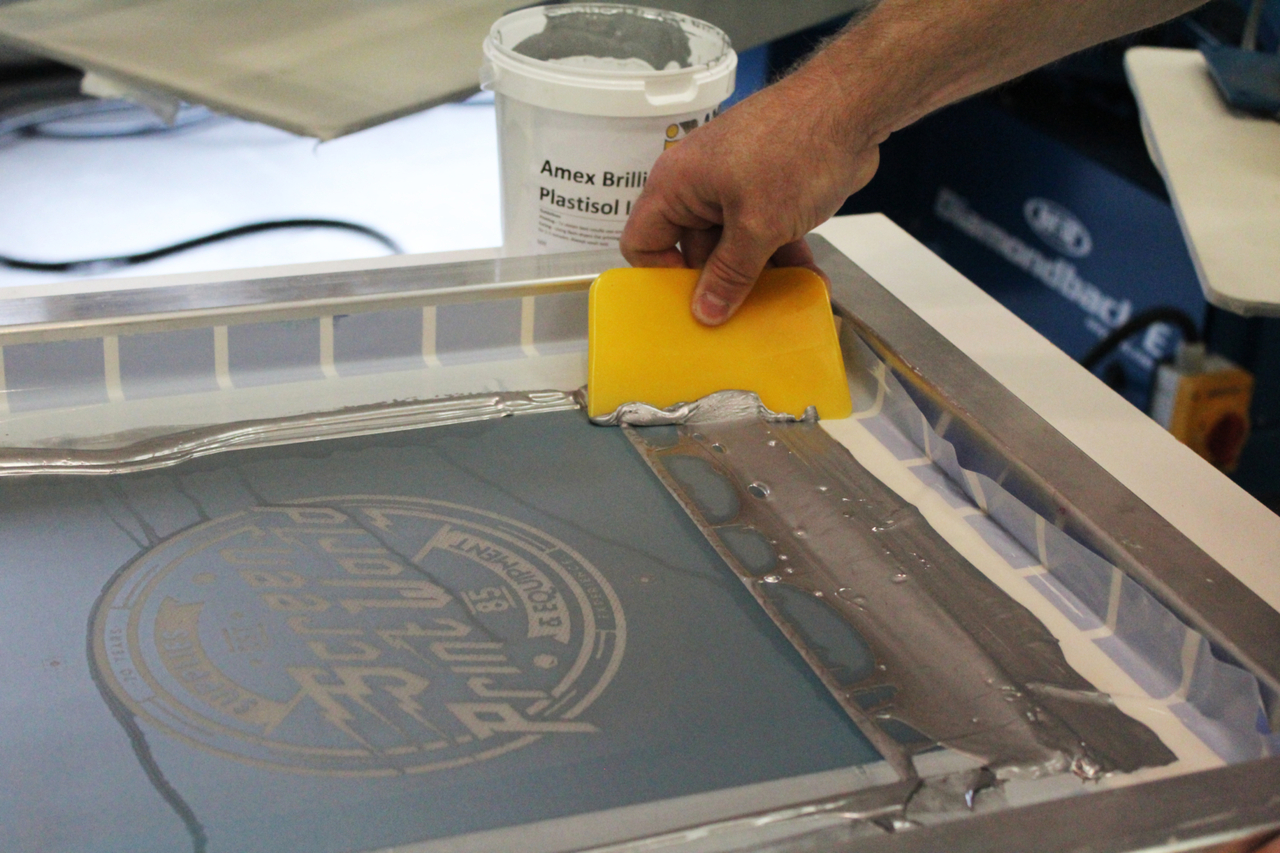 چسب پلاستیزول چیست؟